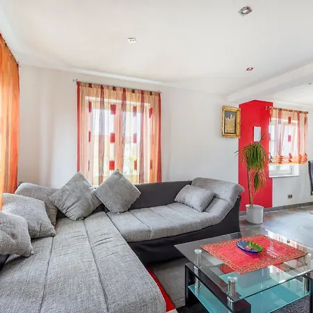 Bold & Chic Stay, Altshausen