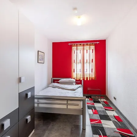 Bold & Chic Stay, Appartement Altshausen